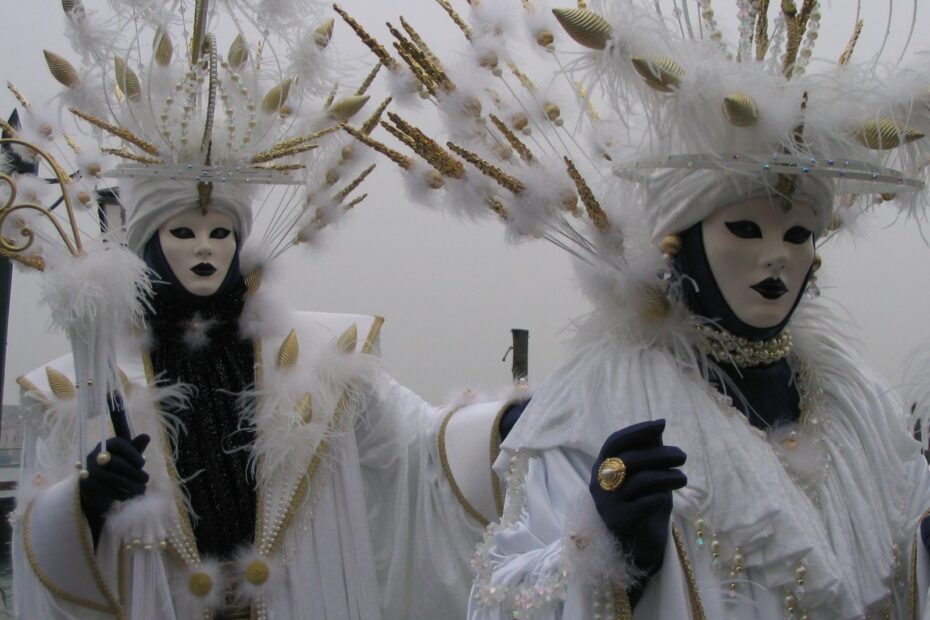 Il Carnevale a Venezia e Viareggio