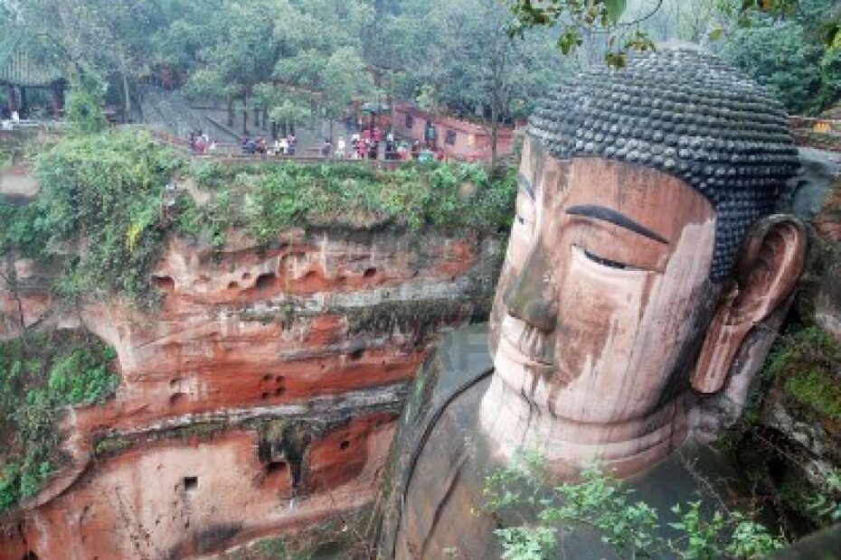 Esperienze indimenticabili: visitare il Buddha gigante di Leshan