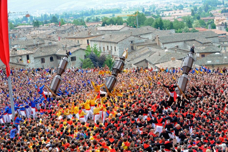 Umbria e cultura: vivi in prima persona la magia della Festa dei Ceri