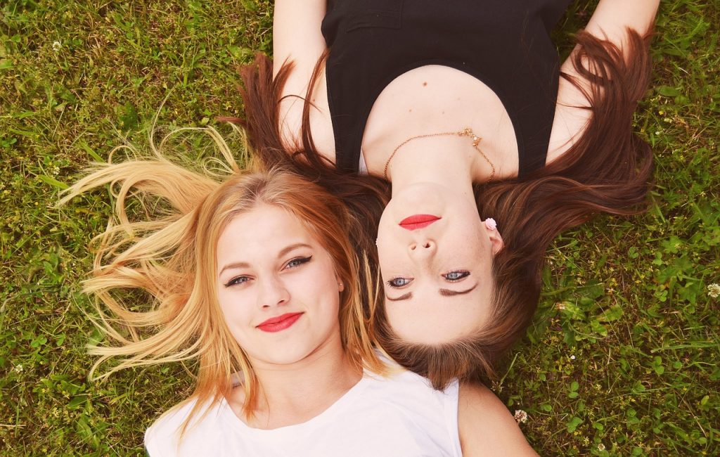 Conoscere ragazze in vacanza