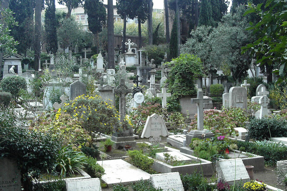 Un problema di spazio: loculo cimiteriale