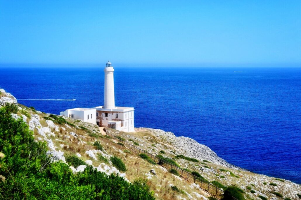% Cosa Vedere a Otranto: Monumenti e Spiagge da non perdere